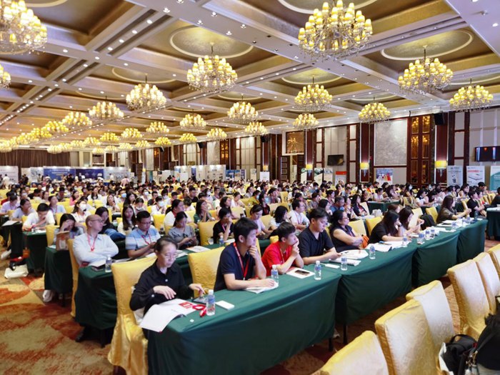 第十四屆藥品質(zhì)量安全大會首日盛況直擊，億天凈化精彩亮相！