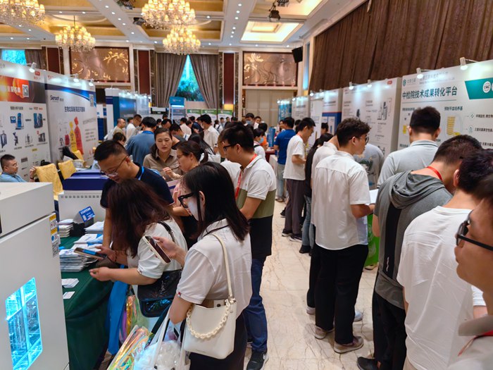 第十四屆藥品質(zhì)量安全大會首日盛況直擊，億天凈化精彩亮相！